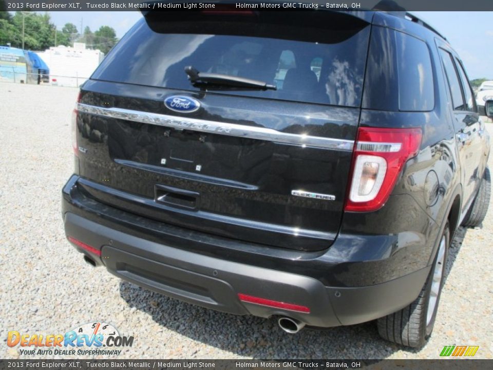 2013 Ford Explorer XLT Tuxedo Black Metallic / Medium Light Stone Photo #32