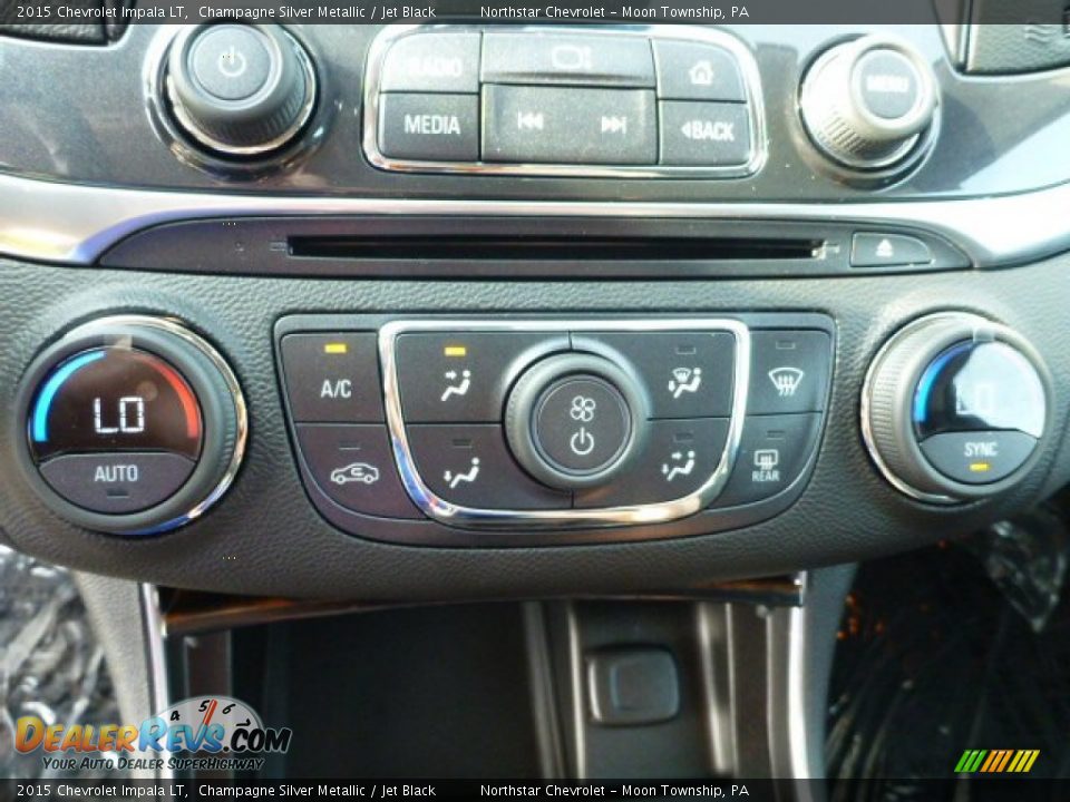 Controls of 2015 Chevrolet Impala LT Photo #19