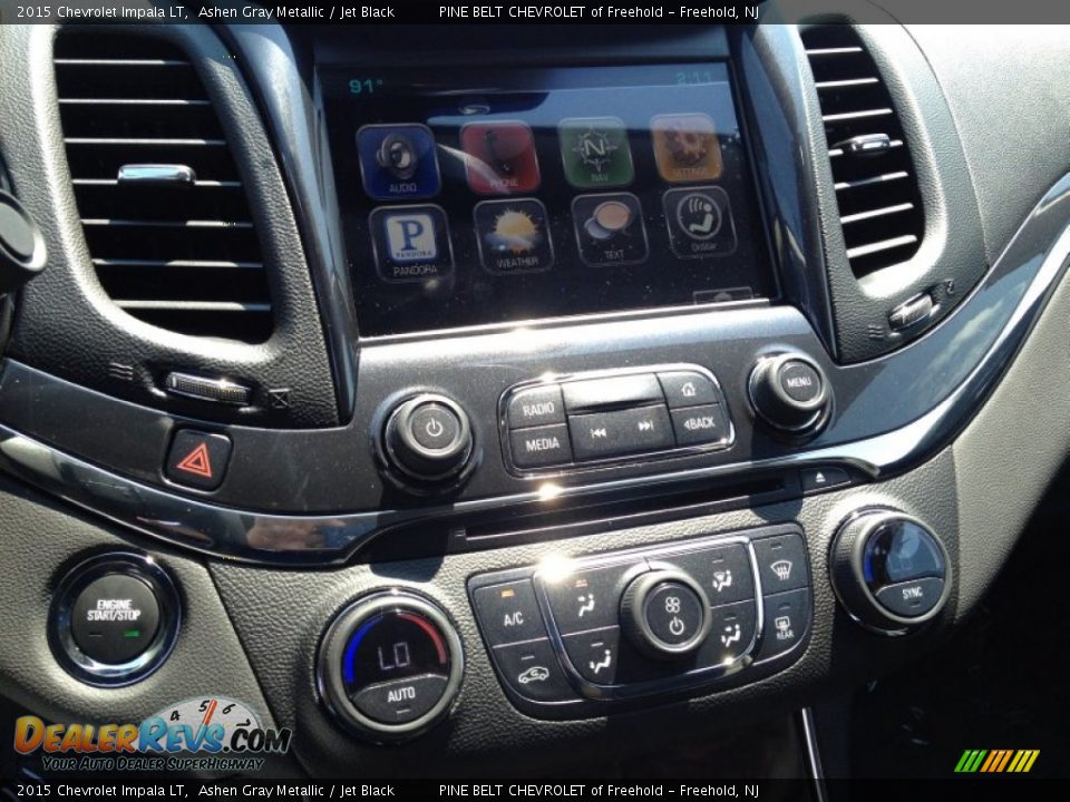 Controls of 2015 Chevrolet Impala LT Photo #10