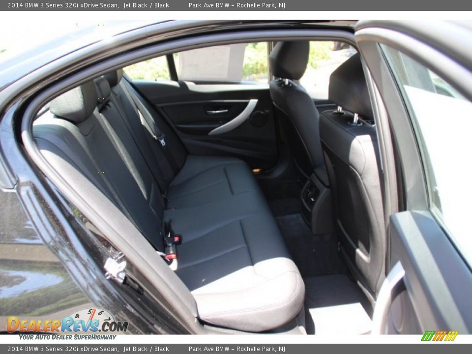 2014 BMW 3 Series 320i xDrive Sedan Jet Black / Black Photo #24