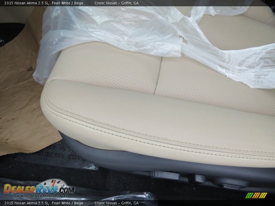 2015 Nissan Altima 2.5 SL Pearl White / Beige Photo #10