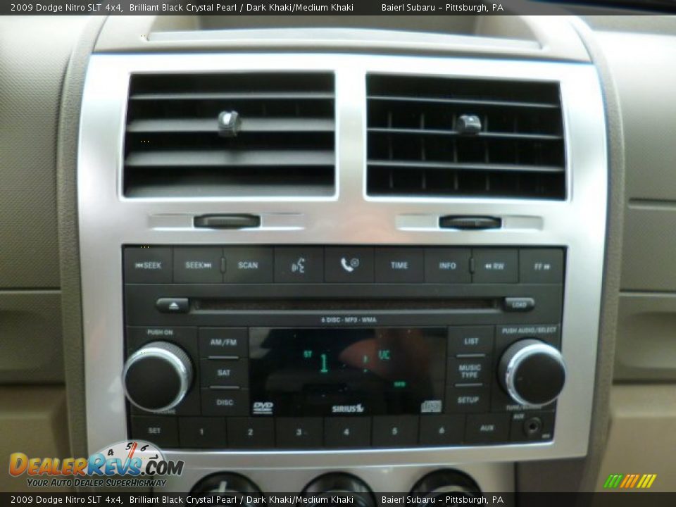Controls of 2009 Dodge Nitro SLT 4x4 Photo #19