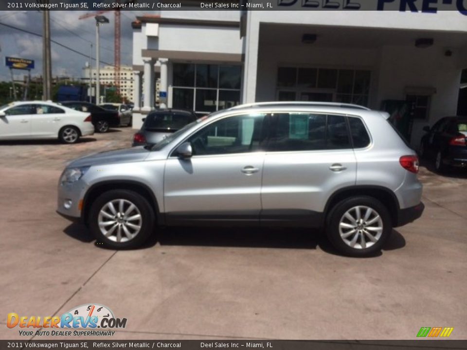 2011 Volkswagen Tiguan SE Reflex Silver Metallic / Charcoal Photo #2
