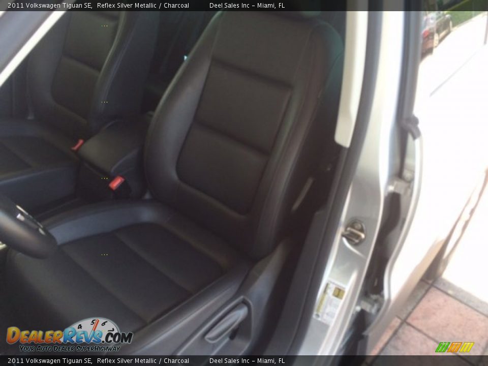 2011 Volkswagen Tiguan SE Reflex Silver Metallic / Charcoal Photo #9