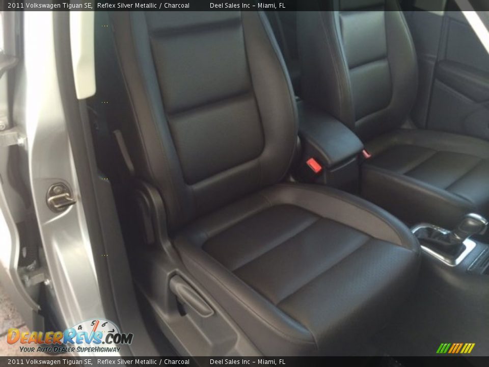 2011 Volkswagen Tiguan SE Reflex Silver Metallic / Charcoal Photo #10