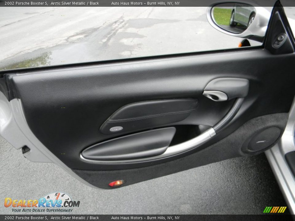 Door Panel of 2002 Porsche Boxster S Photo #28