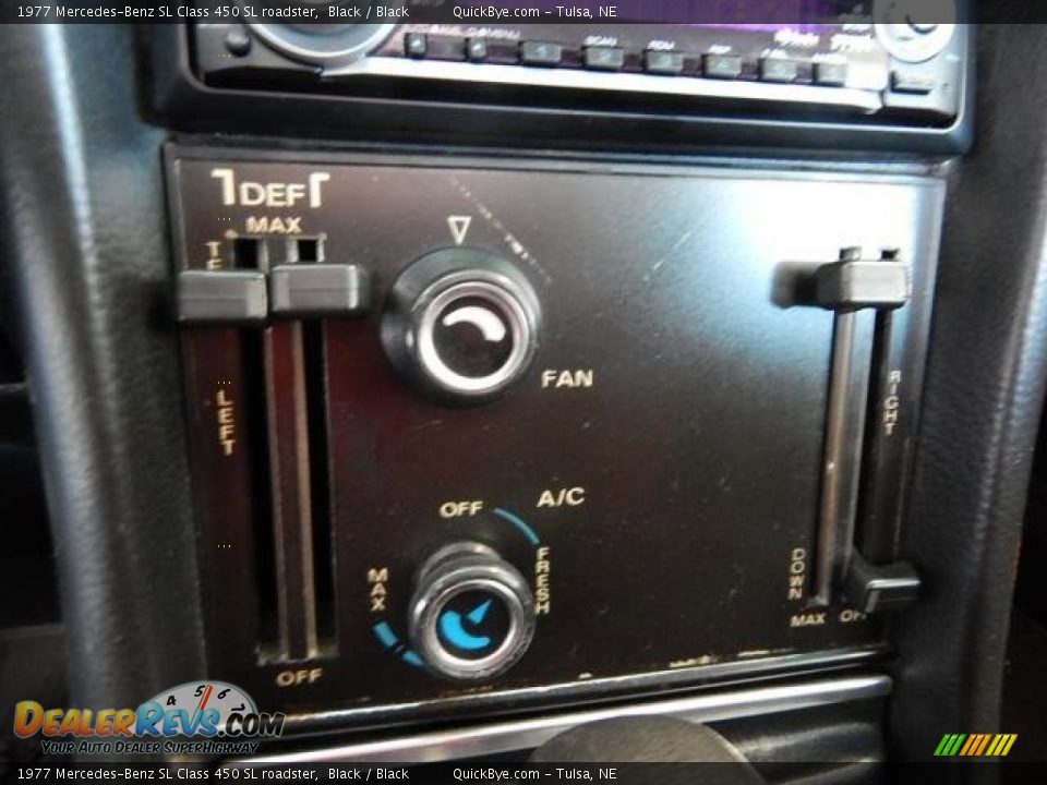Controls of 1977 Mercedes-Benz SL Class 450 SL roadster Photo #18