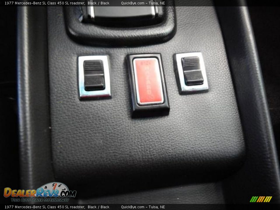 Controls of 1977 Mercedes-Benz SL Class 450 SL roadster Photo #19