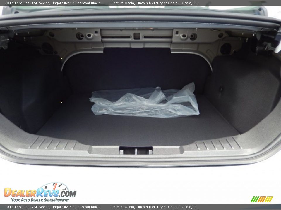 2014 Ford Focus SE Sedan Ingot Silver / Charcoal Black Photo #5