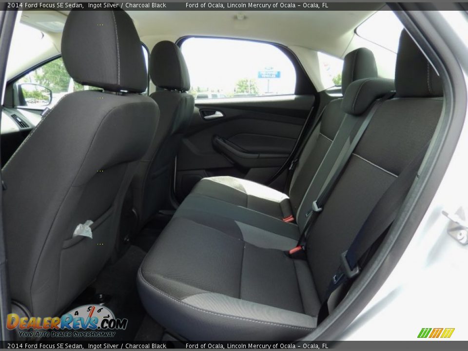 2014 Ford Focus SE Sedan Ingot Silver / Charcoal Black Photo #7