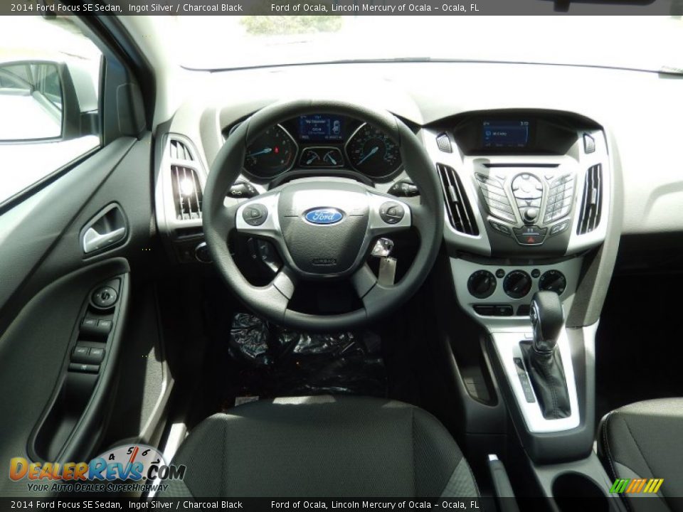 2014 Ford Focus SE Sedan Ingot Silver / Charcoal Black Photo #8