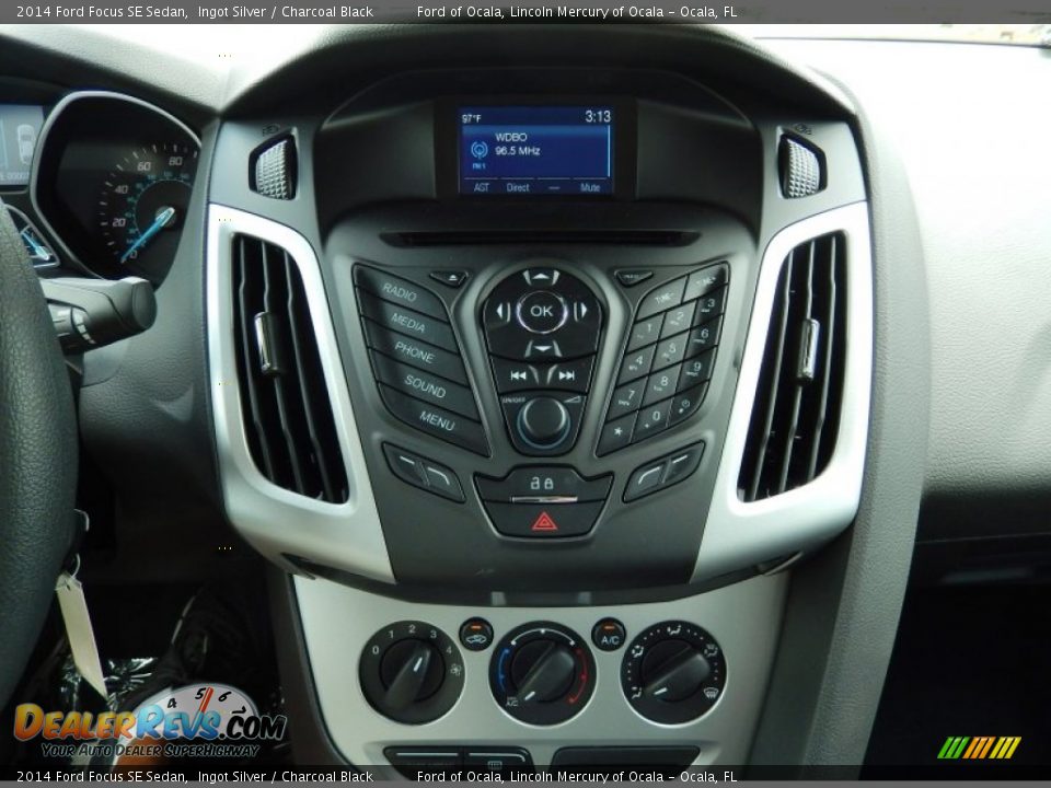 2014 Ford Focus SE Sedan Ingot Silver / Charcoal Black Photo #10