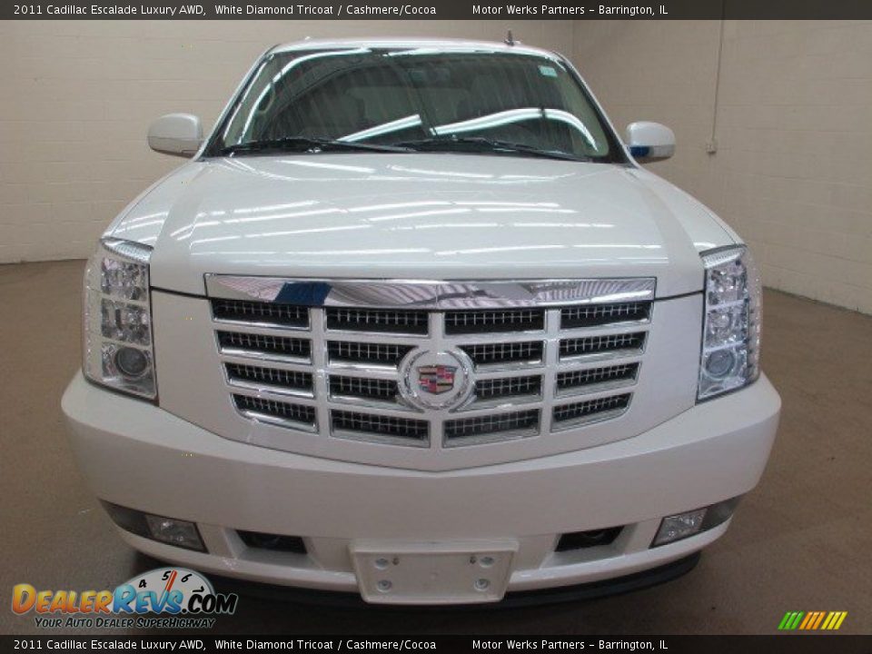 2011 Cadillac Escalade Luxury AWD White Diamond Tricoat / Cashmere/Cocoa Photo #2