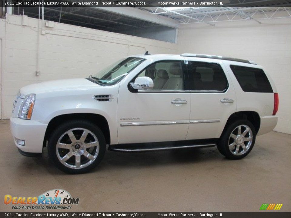 2011 Cadillac Escalade Luxury AWD White Diamond Tricoat / Cashmere/Cocoa Photo #5