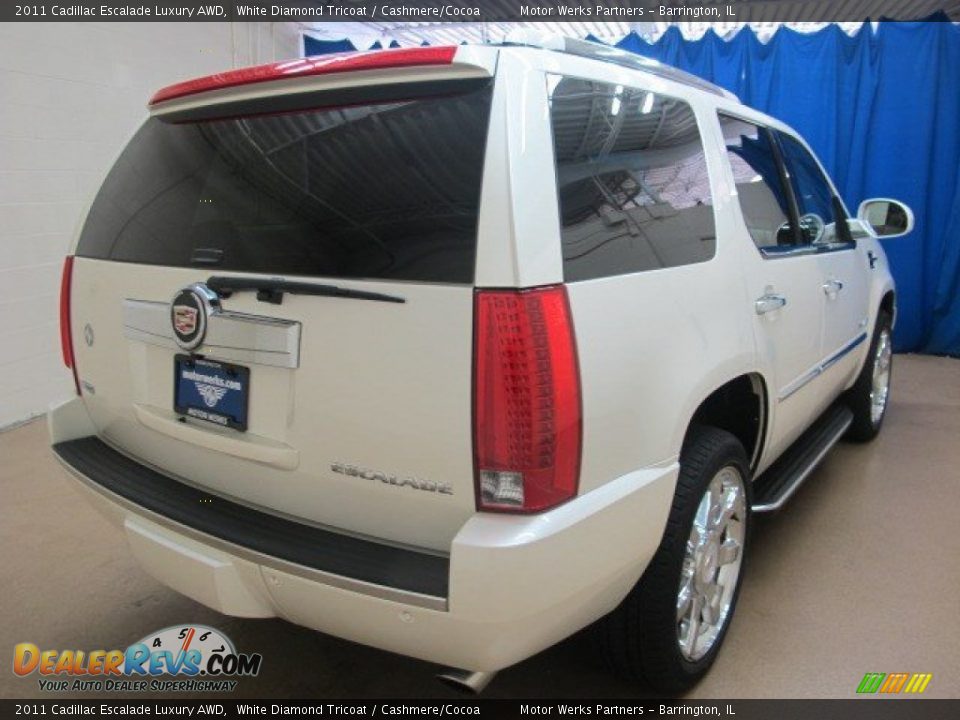 2011 Cadillac Escalade Luxury AWD White Diamond Tricoat / Cashmere/Cocoa Photo #9