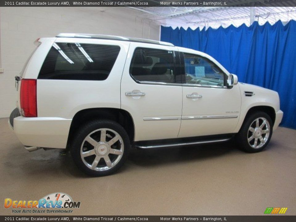 2011 Cadillac Escalade Luxury AWD White Diamond Tricoat / Cashmere/Cocoa Photo #10