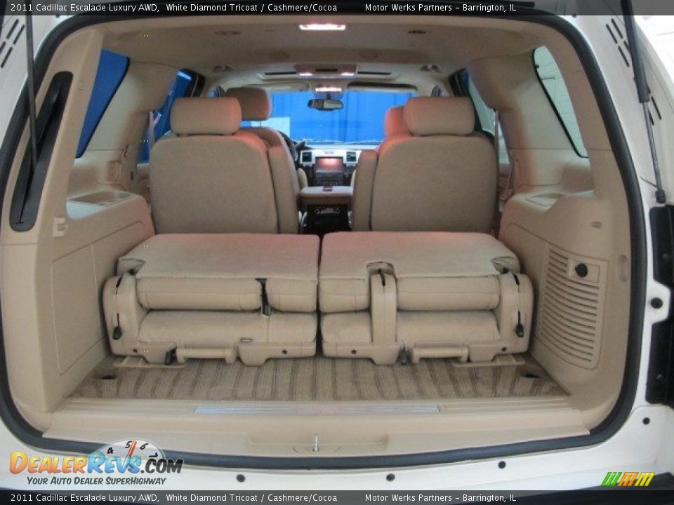 2011 Cadillac Escalade Luxury AWD White Diamond Tricoat / Cashmere/Cocoa Photo #11