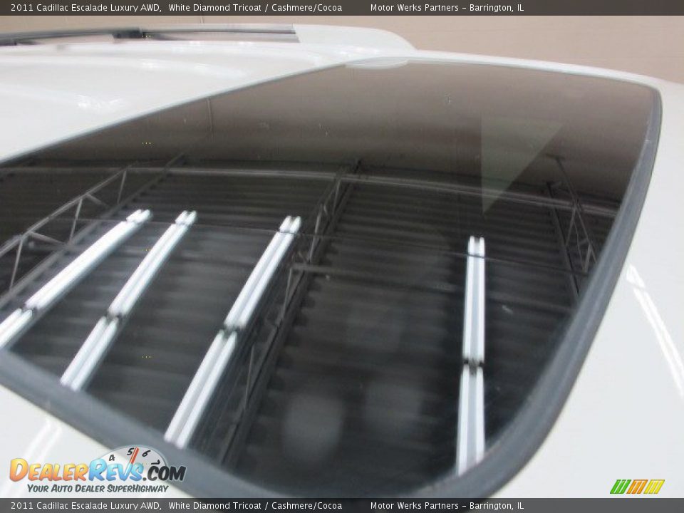 2011 Cadillac Escalade Luxury AWD White Diamond Tricoat / Cashmere/Cocoa Photo #12