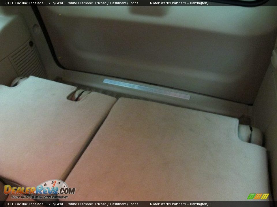 2011 Cadillac Escalade Luxury AWD White Diamond Tricoat / Cashmere/Cocoa Photo #21