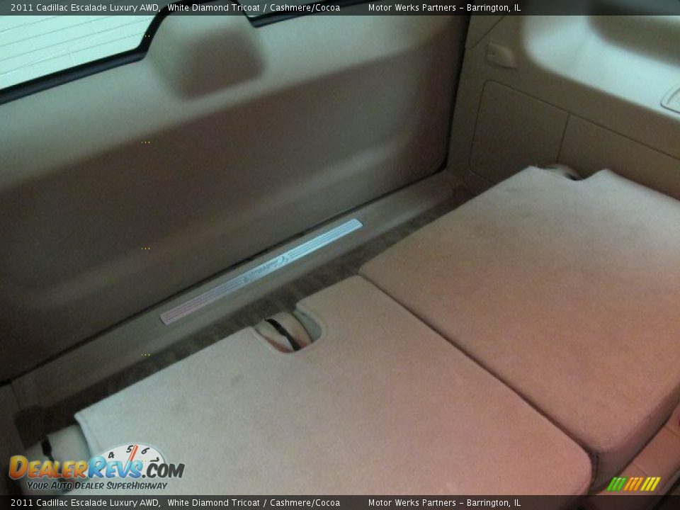 2011 Cadillac Escalade Luxury AWD White Diamond Tricoat / Cashmere/Cocoa Photo #22