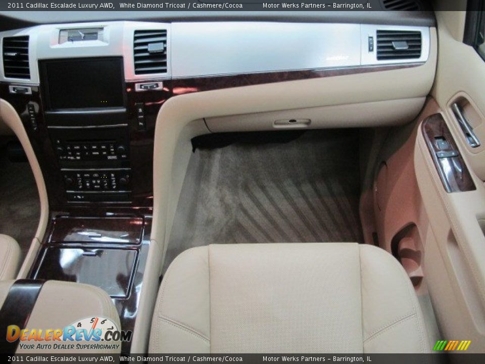 2011 Cadillac Escalade Luxury AWD White Diamond Tricoat / Cashmere/Cocoa Photo #29