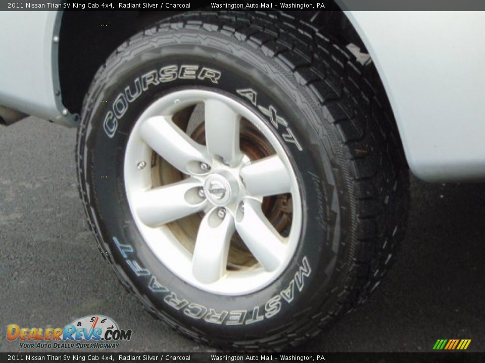 2011 Nissan Titan SV King Cab 4x4 Radiant Silver / Charcoal Photo #3
