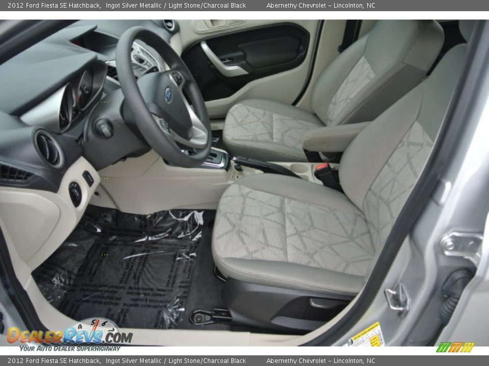 2012 Ford Fiesta SE Hatchback Ingot Silver Metallic / Light Stone/Charcoal Black Photo #8