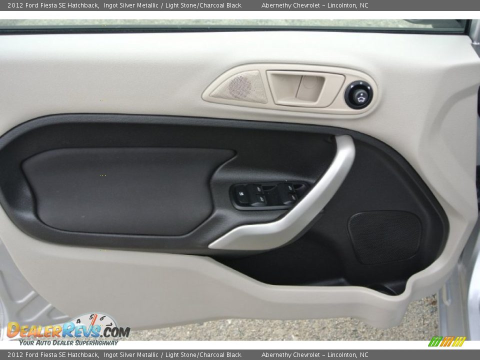 2012 Ford Fiesta SE Hatchback Ingot Silver Metallic / Light Stone/Charcoal Black Photo #9