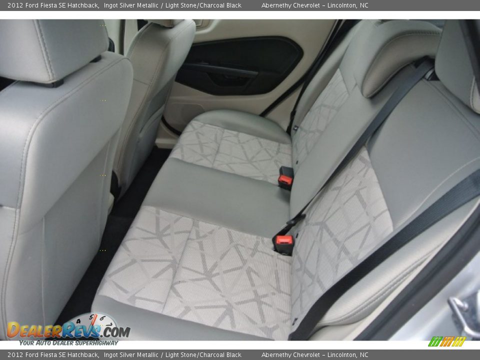 2012 Ford Fiesta SE Hatchback Ingot Silver Metallic / Light Stone/Charcoal Black Photo #18