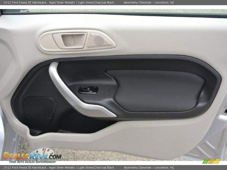 2012 Ford Fiesta SE Hatchback Ingot Silver Metallic / Light Stone/Charcoal Black Photo #21