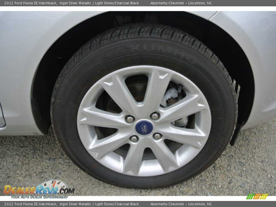 2012 Ford Fiesta SE Hatchback Ingot Silver Metallic / Light Stone/Charcoal Black Photo #26