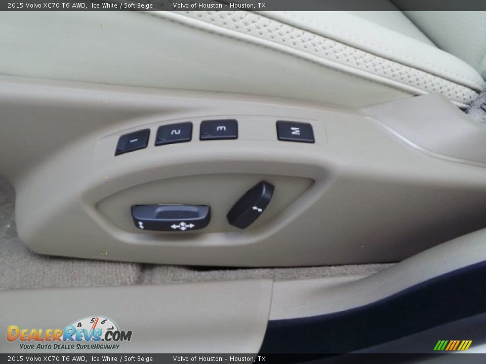 Controls of 2015 Volvo XC70 T6 AWD Photo #12