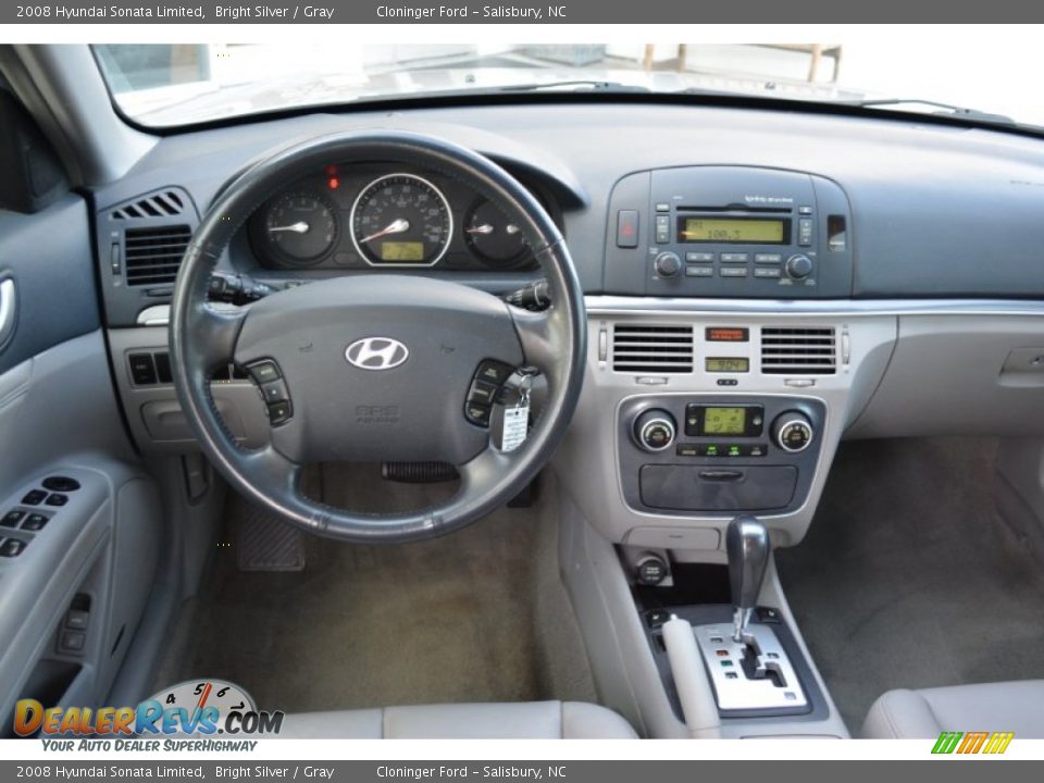 Dashboard of 2008 Hyundai Sonata Limited Photo #18