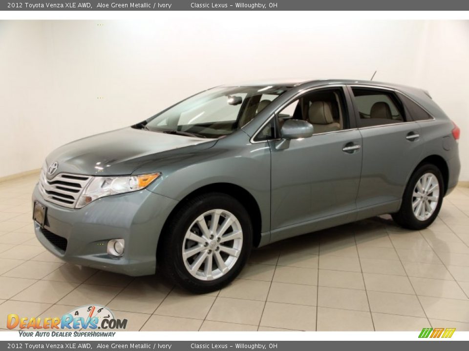 Front 3/4 View of 2012 Toyota Venza XLE AWD Photo #3