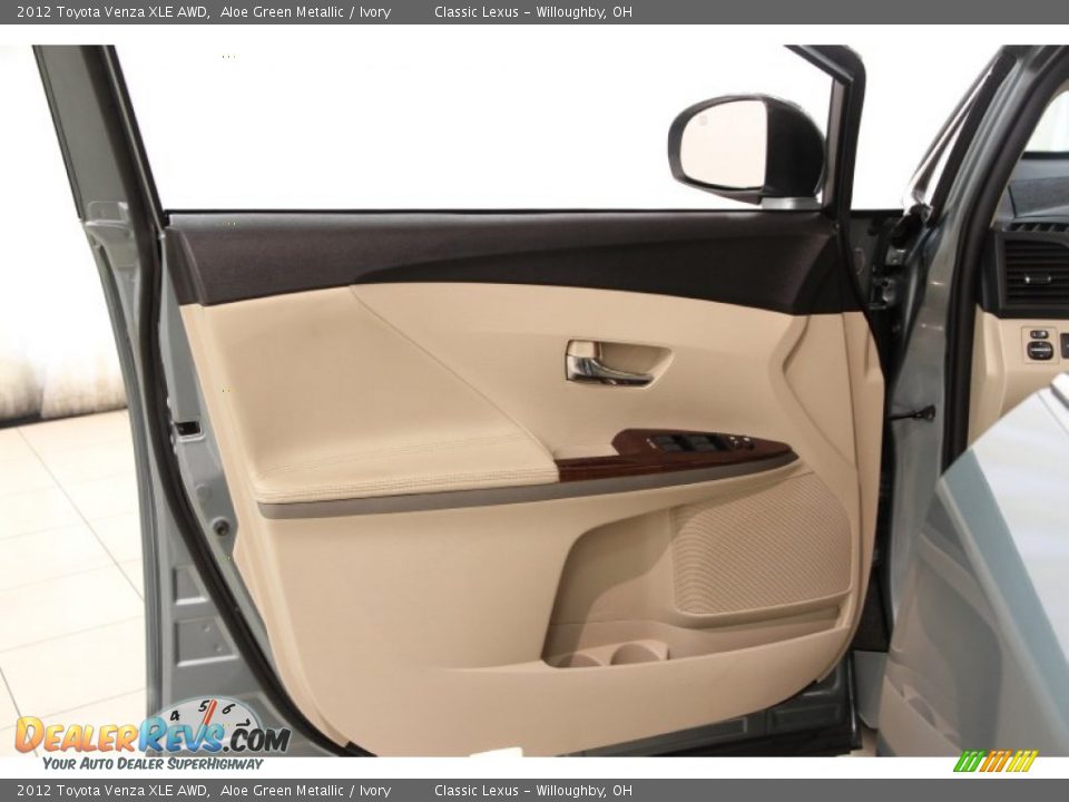 Door Panel of 2012 Toyota Venza XLE AWD Photo #4