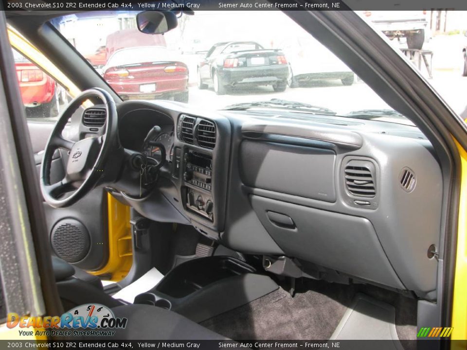 2003 Chevrolet S10 ZR2 Extended Cab 4x4 Yellow / Medium Gray Photo #5