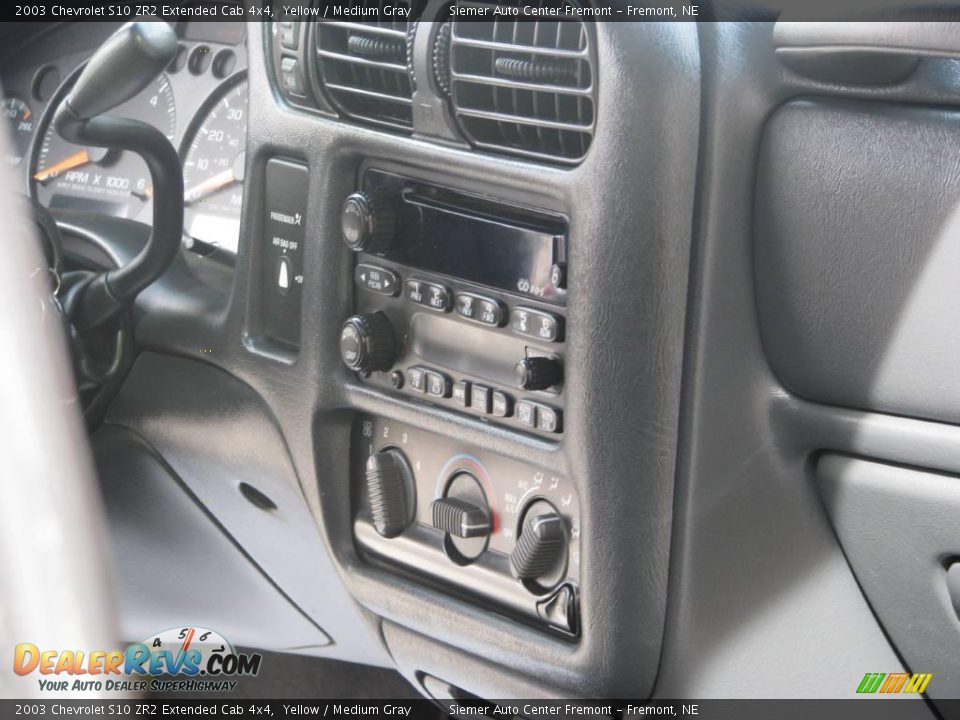 2003 Chevrolet S10 ZR2 Extended Cab 4x4 Yellow / Medium Gray Photo #6