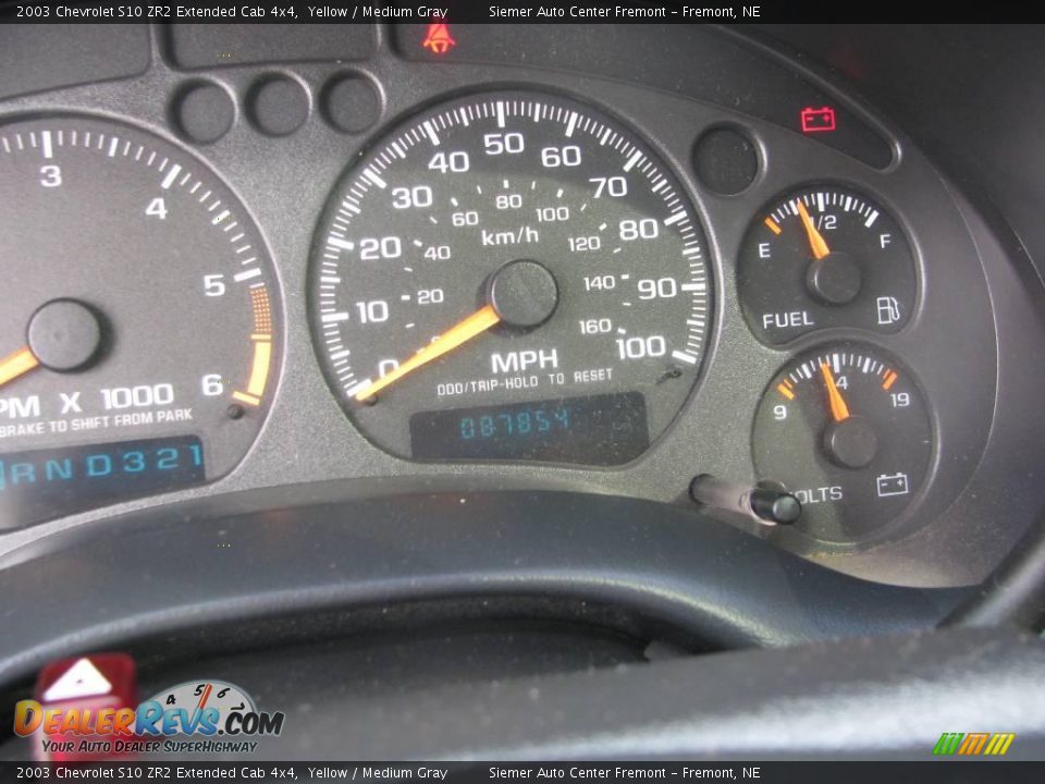 2003 Chevrolet S10 ZR2 Extended Cab 4x4 Yellow / Medium Gray Photo #11