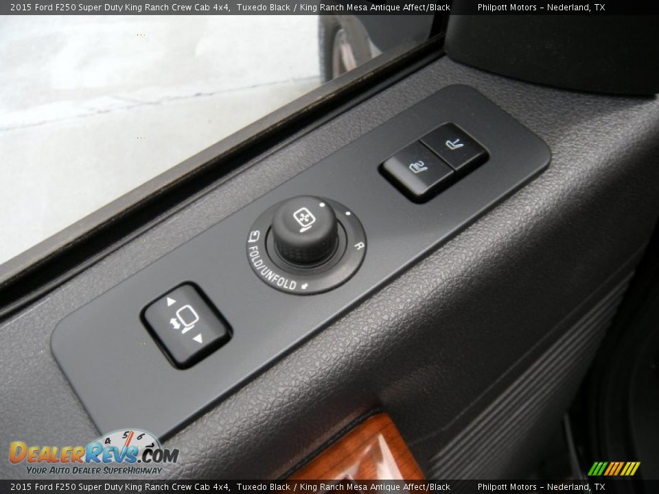 Controls of 2015 Ford F250 Super Duty King Ranch Crew Cab 4x4 Photo #26