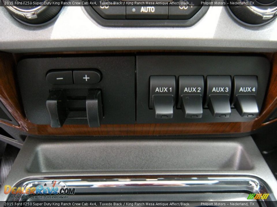 Controls of 2015 Ford F250 Super Duty King Ranch Crew Cab 4x4 Photo #36