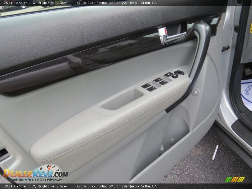2011 Kia Sorento LX Bright Silver / Gray Photo #11