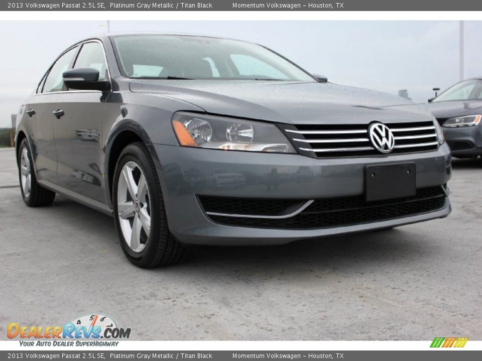 2013 Volkswagen Passat 2.5L SE Platinum Gray Metallic / Titan Black Photo #1