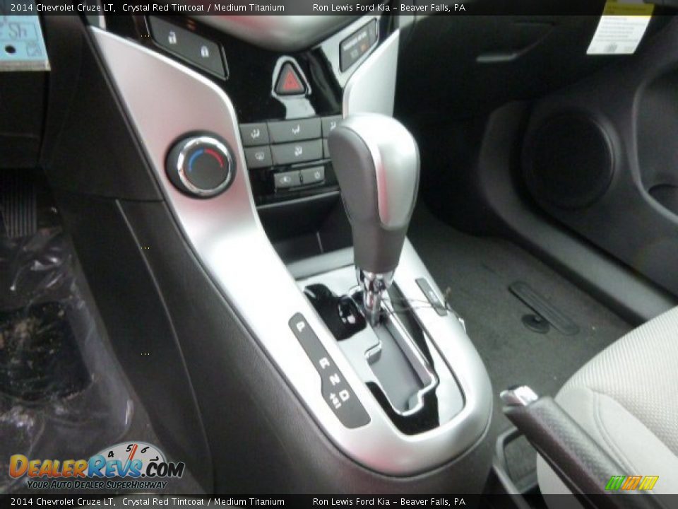 2014 Chevrolet Cruze LT Crystal Red Tintcoat / Medium Titanium Photo #18