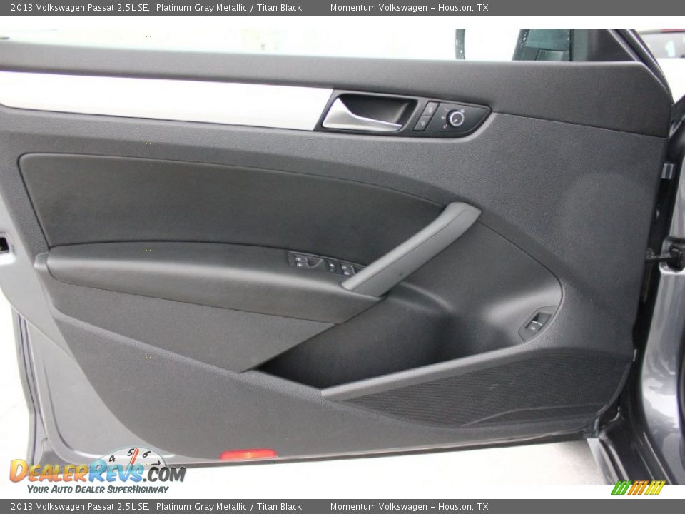2013 Volkswagen Passat 2.5L SE Platinum Gray Metallic / Titan Black Photo #10