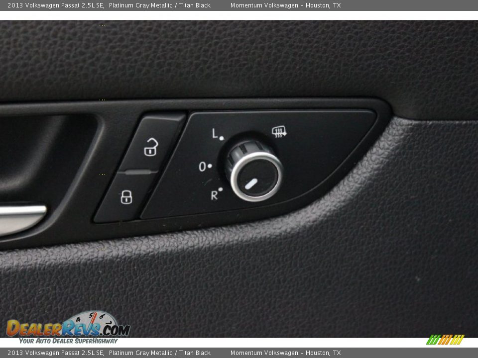 2013 Volkswagen Passat 2.5L SE Platinum Gray Metallic / Titan Black Photo #11