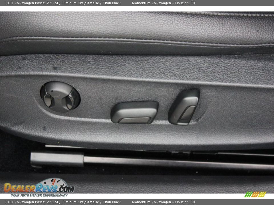 2013 Volkswagen Passat 2.5L SE Platinum Gray Metallic / Titan Black Photo #12