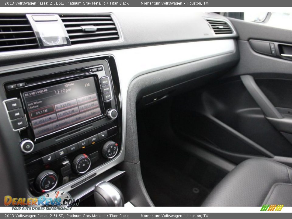 2013 Volkswagen Passat 2.5L SE Platinum Gray Metallic / Titan Black Photo #15