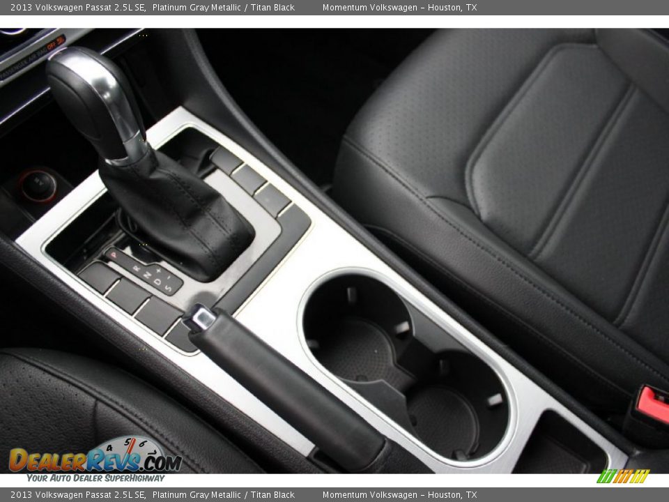 2013 Volkswagen Passat 2.5L SE Platinum Gray Metallic / Titan Black Photo #16