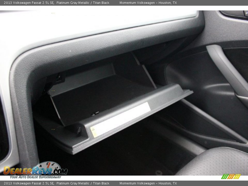 2013 Volkswagen Passat 2.5L SE Platinum Gray Metallic / Titan Black Photo #21