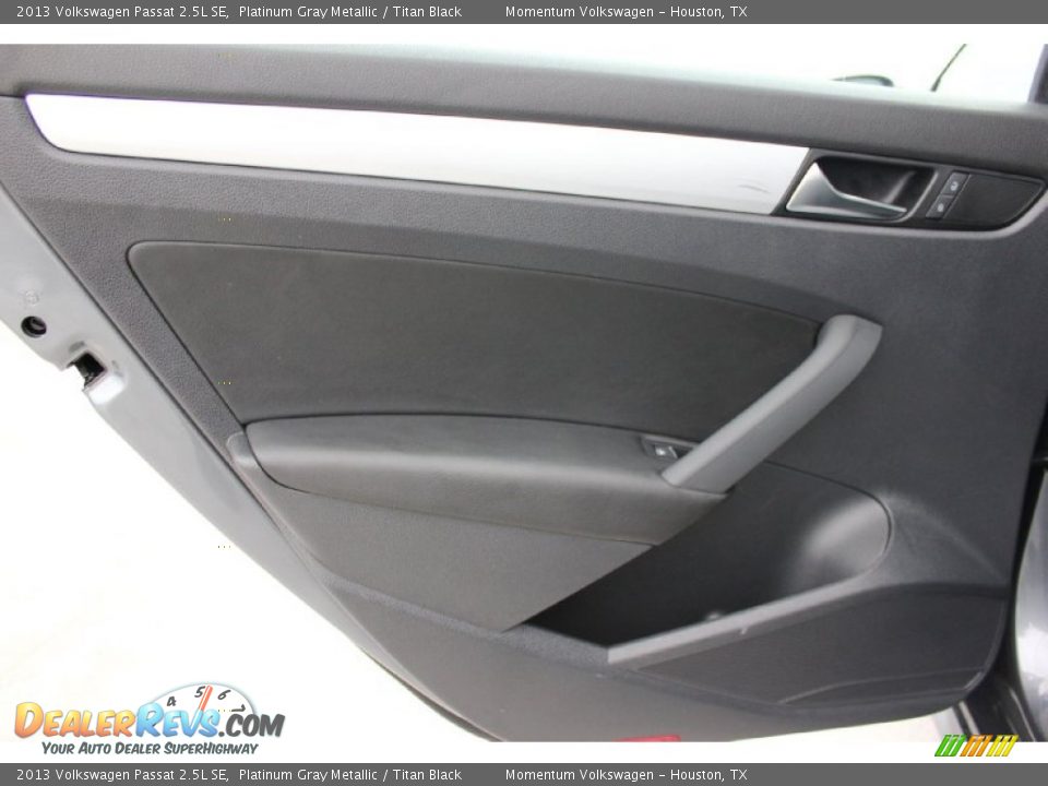 2013 Volkswagen Passat 2.5L SE Platinum Gray Metallic / Titan Black Photo #26